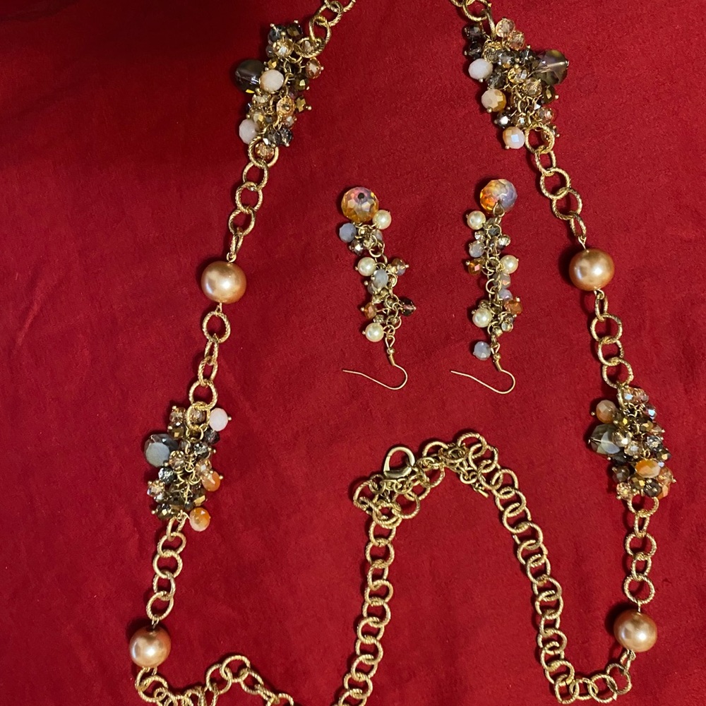 Necklace and earrings set